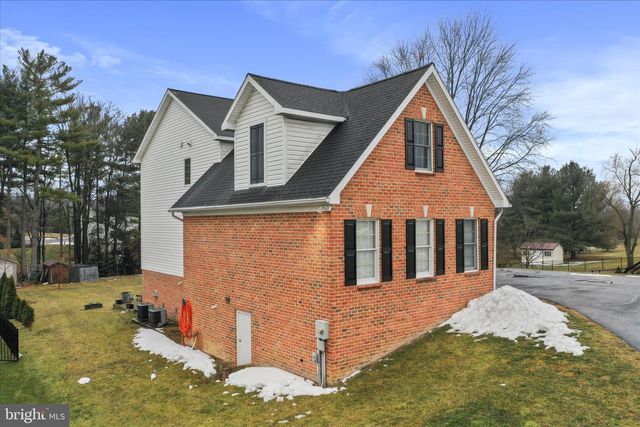 10745 HERSHEY DR, Williamsport, MD 21795