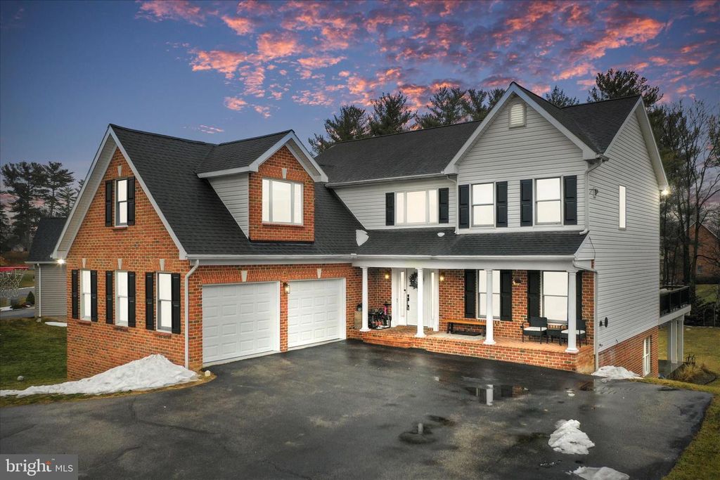 10745 HERSHEY DR, Williamsport, MD 21795