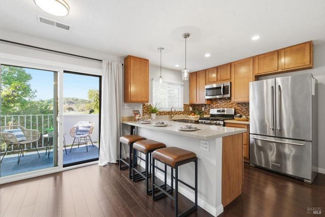 74 Hector Ln, Novato, CA 94949