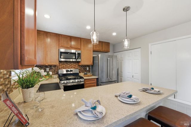 74 Hector Ln, Novato, CA 94949