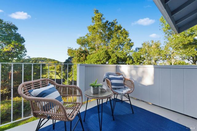 74 Hector Ln, Novato, CA 94949