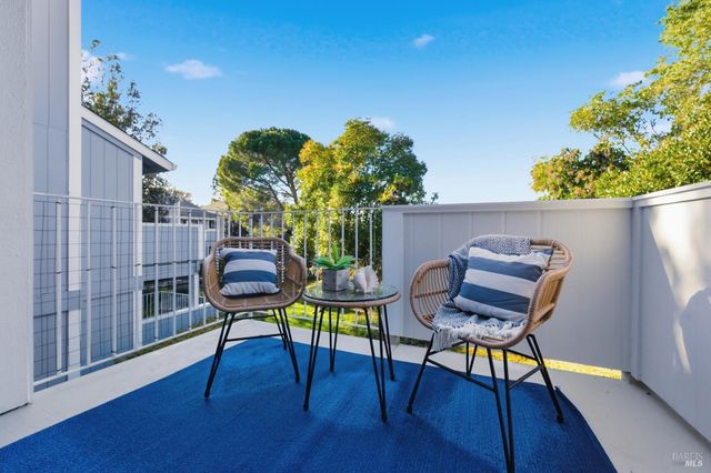 74 Hector Ln, Novato, CA 94949