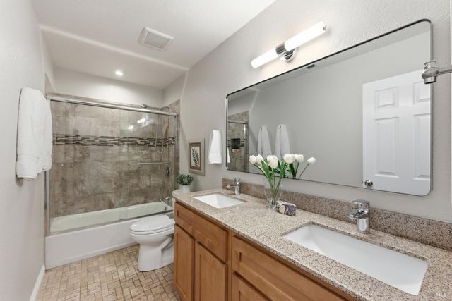 74 Hector Ln, Novato, CA 94949