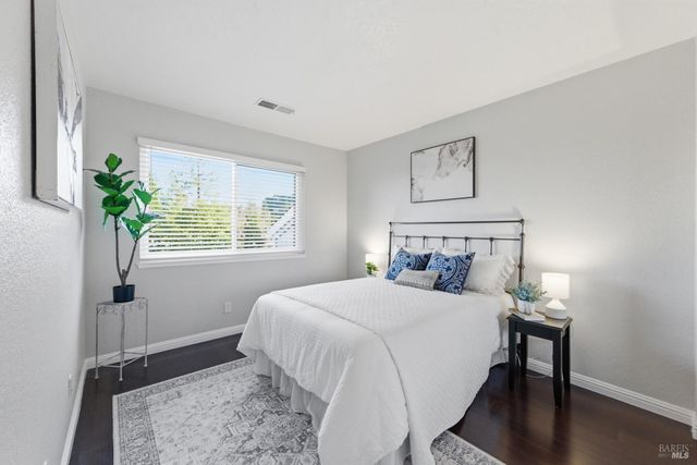 74 Hector Ln, Novato, CA 94949