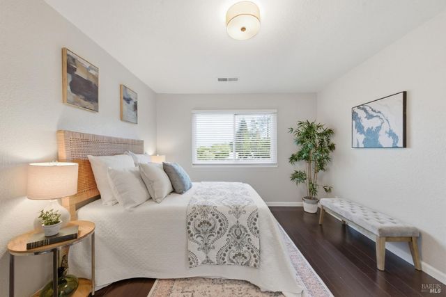 74 Hector Ln, Novato, CA 94949