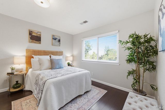 74 Hector Ln, Novato, CA 94949