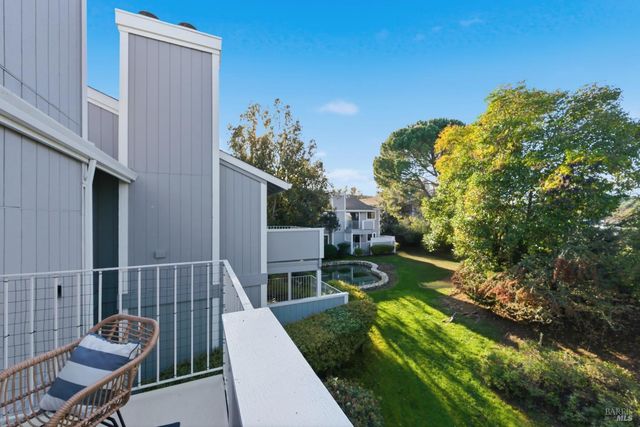 74 Hector Ln, Novato, CA 94949