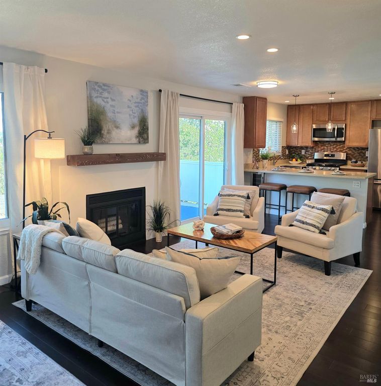 74 Hector Ln, Novato, CA 94949