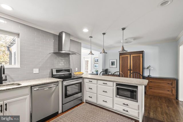 5005 RHOADES PL, Alexandria, VA 22304