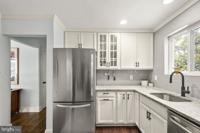 5005 RHOADES PL, Alexandria, VA 22304