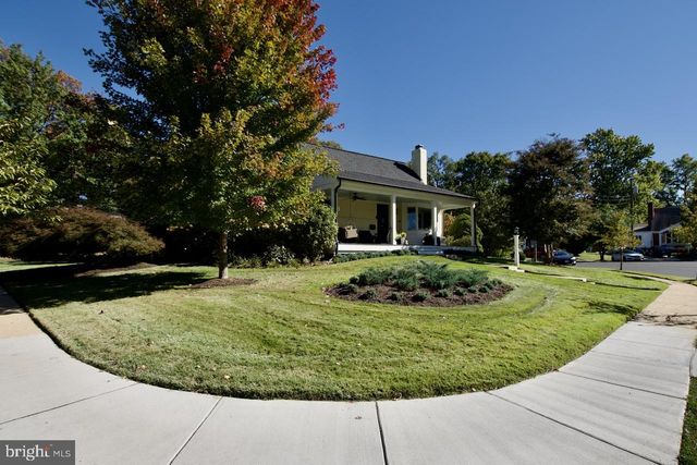 5005 RHOADES PL, Alexandria, VA 22304