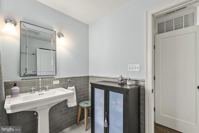 5005 RHOADES PL, Alexandria, VA 22304