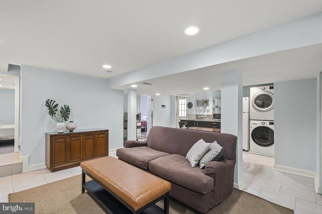 5005 RHOADES PL, Alexandria, VA 22304