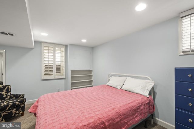 5005 RHOADES PL, Alexandria, VA 22304