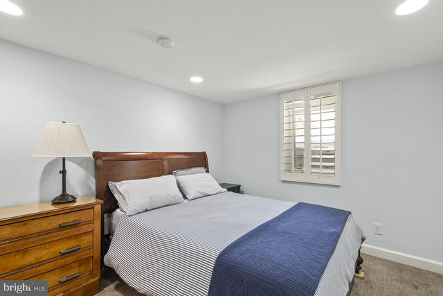 5005 RHOADES PL, Alexandria, VA 22304