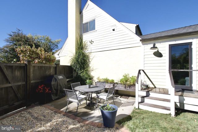 5005 RHOADES PL, Alexandria, VA 22304