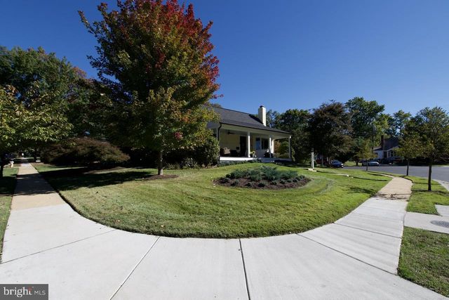 5005 RHOADES PL, Alexandria, VA 22304