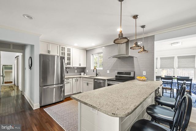 5005 RHOADES PL, Alexandria, VA 22304