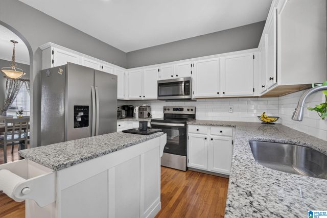 105 PARK FOREST TERRACE, Alabaster, AL 35007