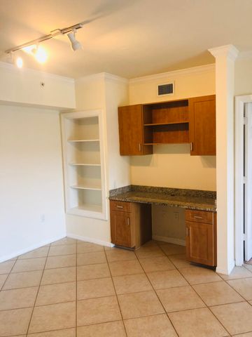 6510 Emerald Dunes Drive 304, West Palm Beach, FL 33411