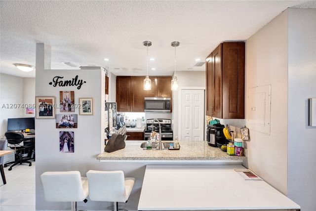 15645 SW 74th Cir Dr 6-5, Miami, FL 33193