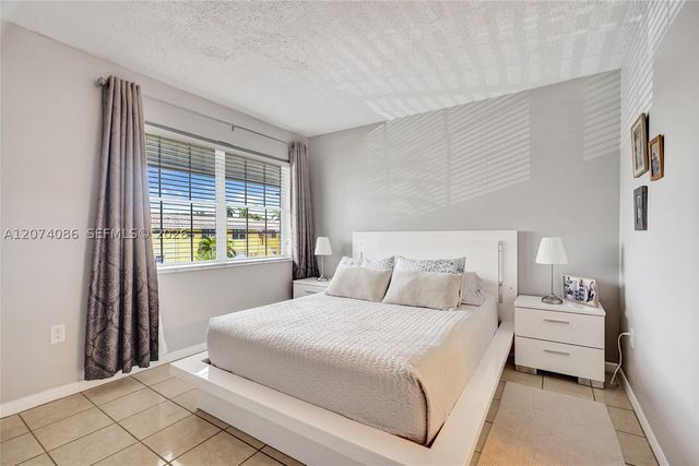 15645 SW 74th Cir Dr 6-5, Miami, FL 33193
