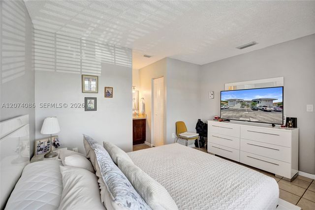 15645 SW 74th Cir Dr 6-5, Miami, FL 33193