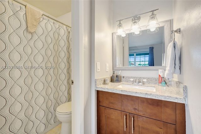 15645 SW 74th Cir Dr 6-5, Miami, FL 33193