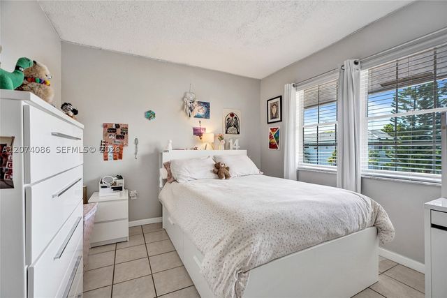 15645 SW 74th Cir Dr 6-5, Miami, FL 33193