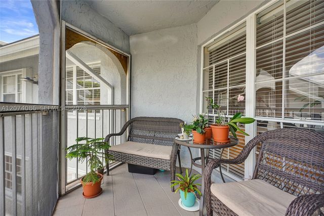 15645 SW 74th Cir Dr 6-5, Miami, FL 33193