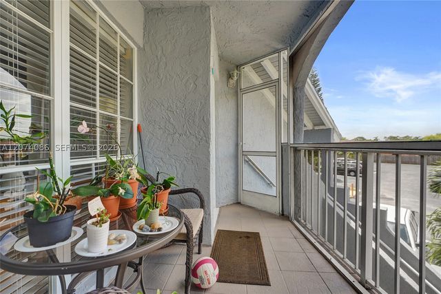 15645 SW 74th Cir Dr 6-5, Miami, FL 33193