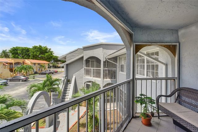15645 SW 74th Cir Dr 6-5, Miami, FL 33193