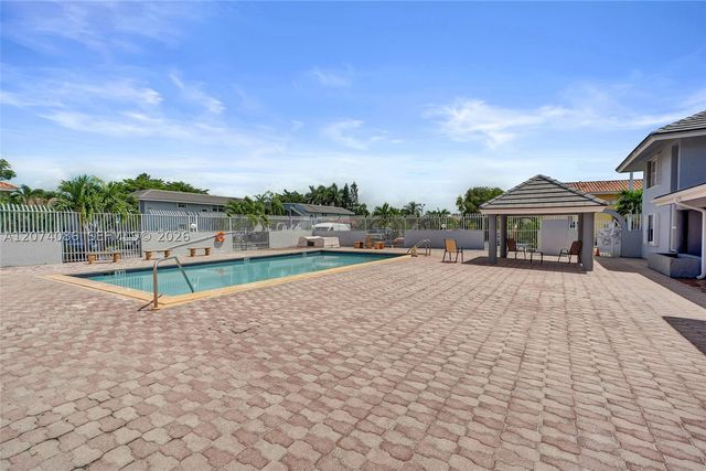 15645 SW 74th Cir Dr 6-5, Miami, FL 33193