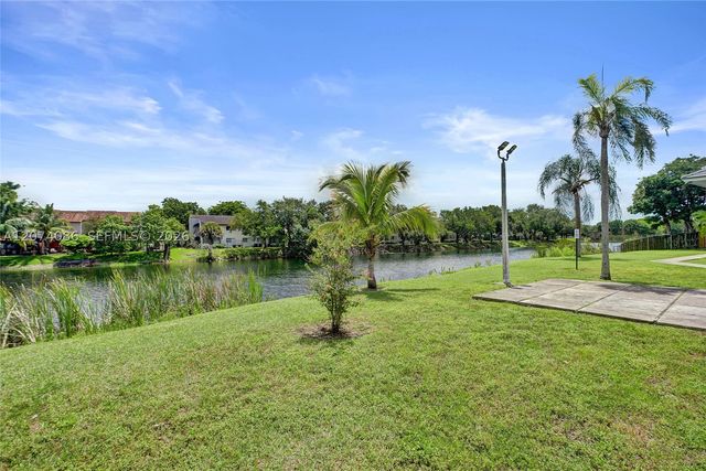 15645 SW 74th Cir Dr 6-5, Miami, FL 33193