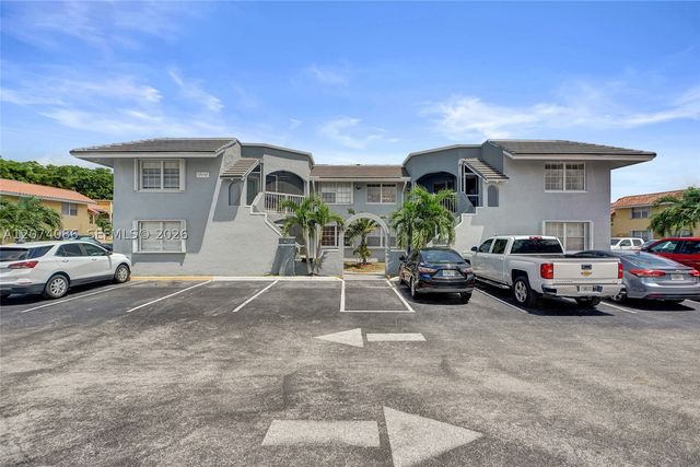 15645 SW 74th Cir Dr 6-5, Miami, FL 33193