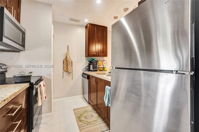 15645 SW 74th Cir Dr 6-5, Miami, FL 33193