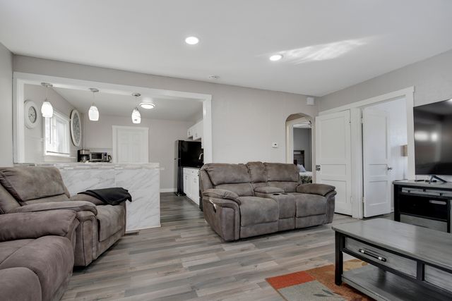 3737 Rose Manor Terrace, Markham, IL 60428