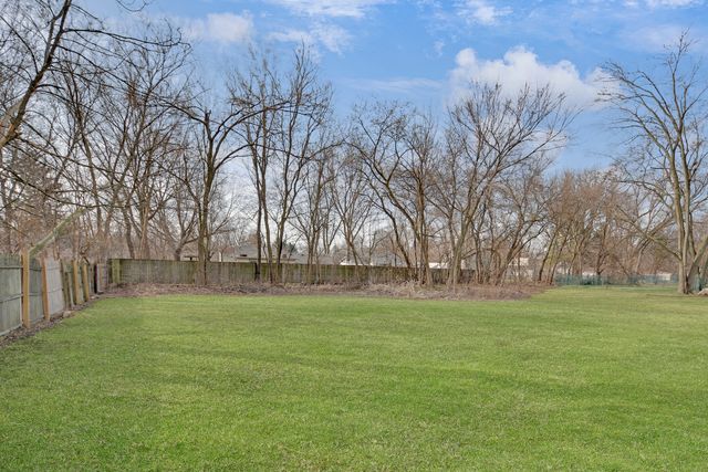 3737 Rose Manor Terrace, Markham, IL 60428