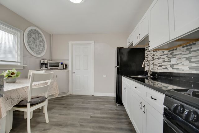 3737 Rose Manor Terrace, Markham, IL 60428