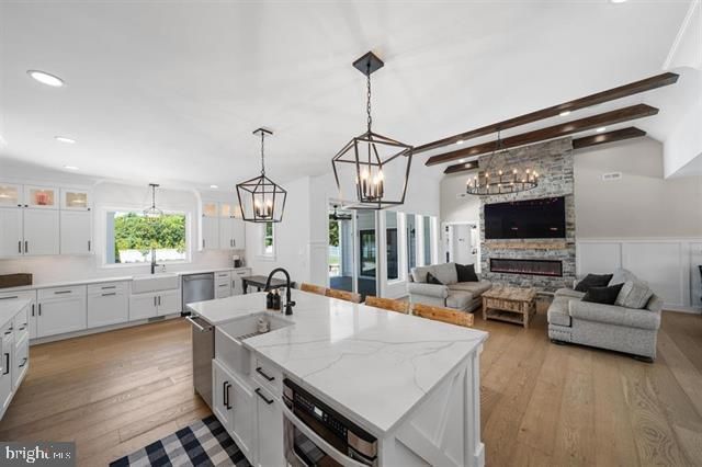 8 HOPPYS LN, Cape May Court House, NJ 08210