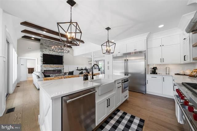 8 HOPPYS LN, Cape May Court House, NJ 08210