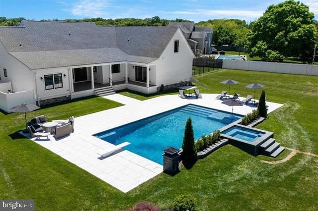 8 HOPPYS LN, Cape May Court House, NJ 08210