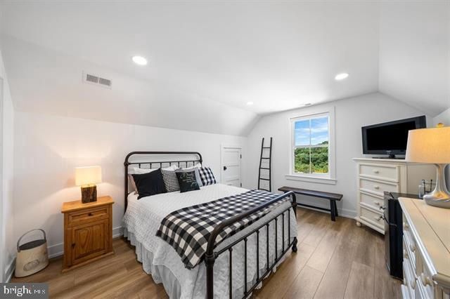 8 HOPPYS LN, Cape May Court House, NJ 08210