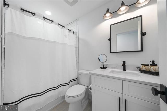 8 HOPPYS LN, Cape May Court House, NJ 08210
