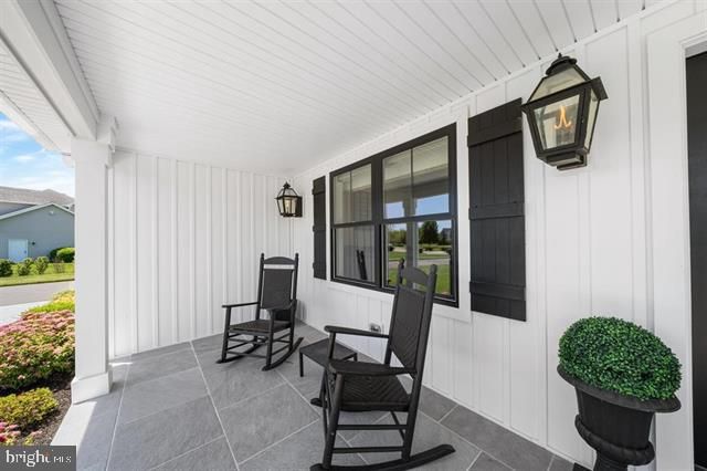 8 HOPPYS LN, Cape May Court House, NJ 08210