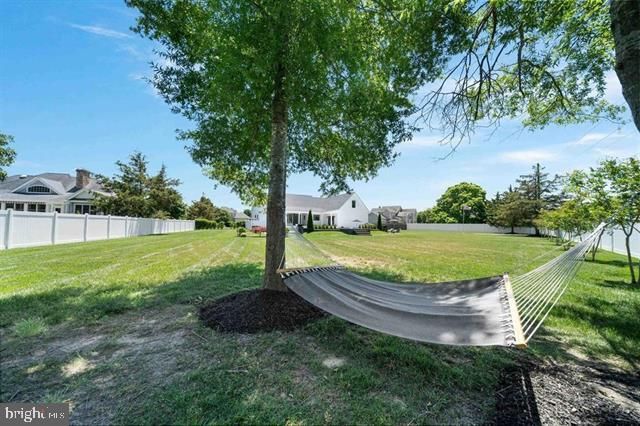 8 HOPPYS LN, Cape May Court House, NJ 08210