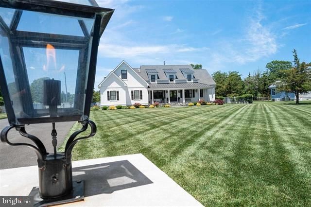 8 HOPPYS LN, Cape May Court House, NJ 08210