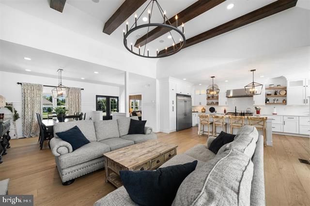 8 HOPPYS LN, Cape May Court House, NJ 08210