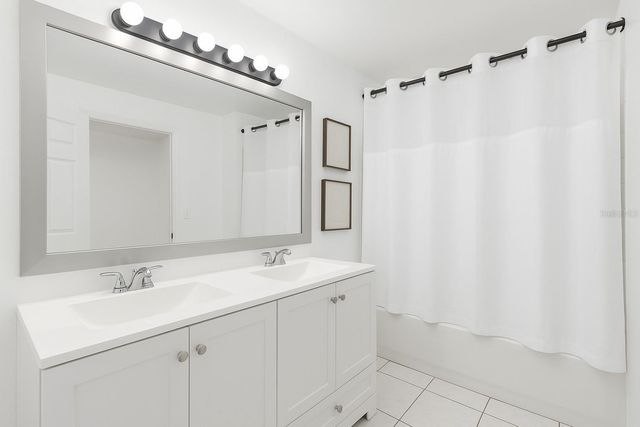 5453 WOOD CROSSING STREET, Orlando, FL 32811