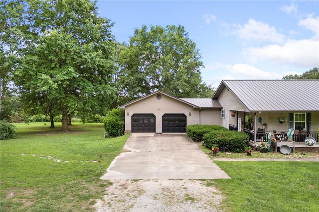 185 Lucky Lane, Harrison, AR 72601